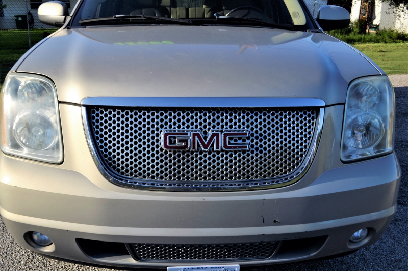 concession-VENANSON-min_gmc-yukon-truck-grill-2828425